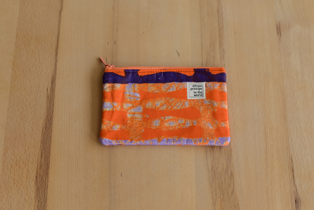 From Príncipe to the World – African pouches orange purple
