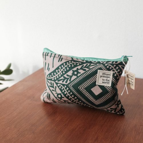 From Príncipe to the World – African pouches green gray