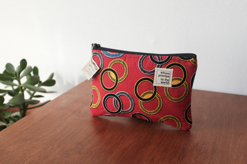 From Príncipe to the World – African pouches red black yellow