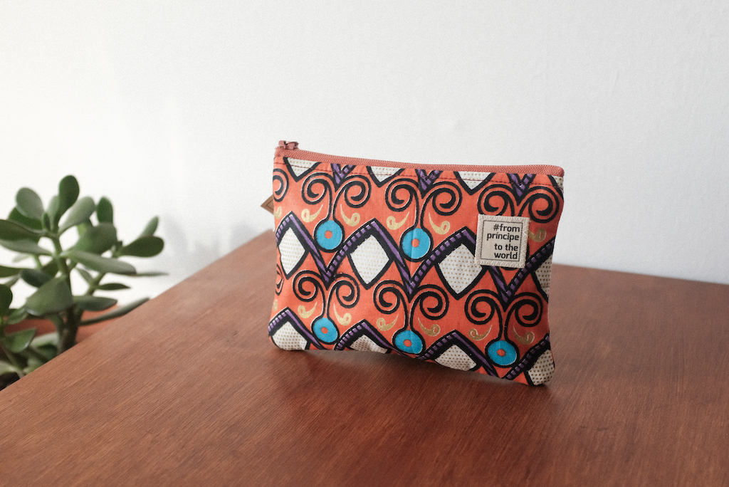 From Príncipe to the World – African pouches orange purple blue black