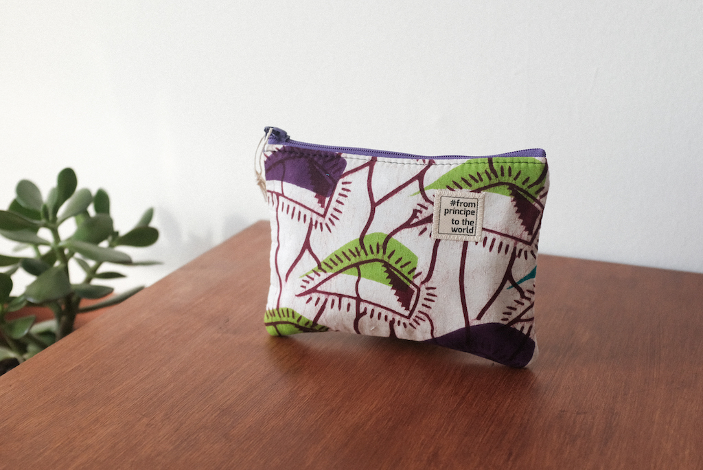 From Príncipe to the World – African pouches white purple green